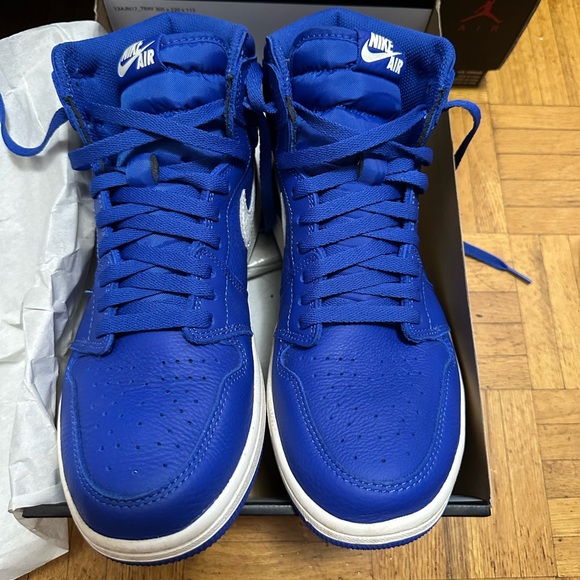 Jordan 1 Hyper Royal - Picture 3 of 4